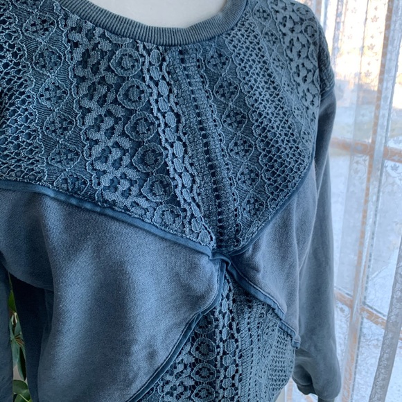 Blue crochet detail pullover sweatshirt - Picture 4 of 4